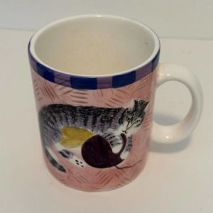 HOME INTERNATIONAL, Cat with Ball Of Yarn - cup/mug pink 3.5"